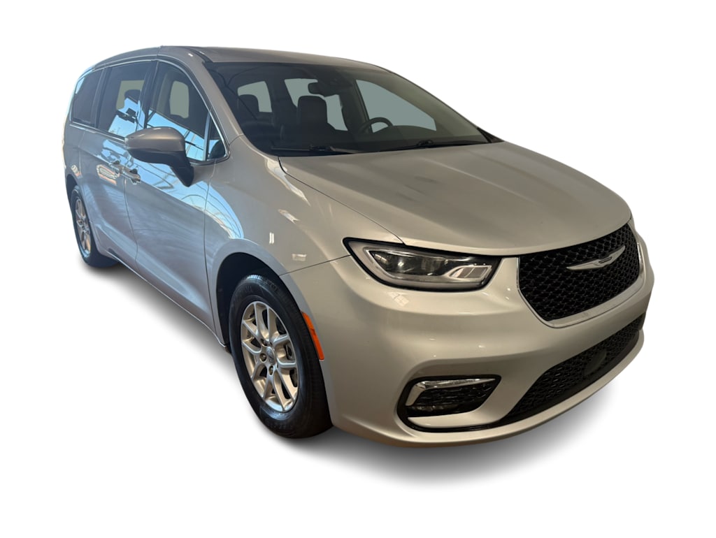Thumbnail: 2023 Chrysler Pacifica - 13