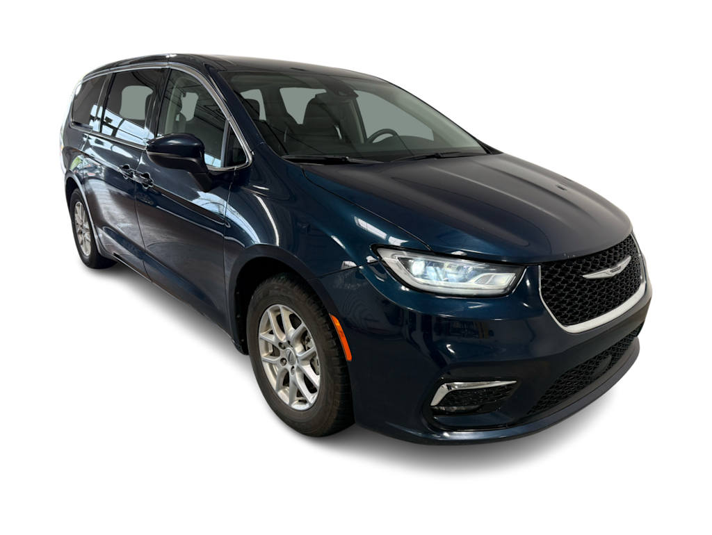 Thumbnail: 2023 Chrysler Pacifica - 13