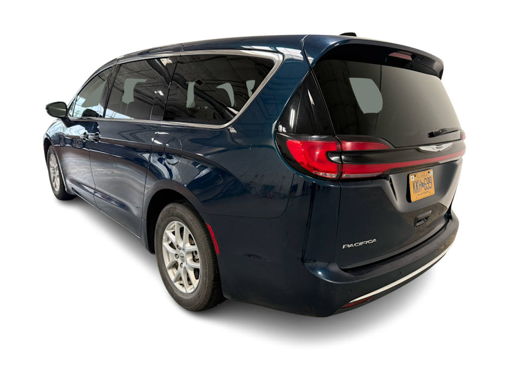 Thumbnail: 2023 Chrysler Pacifica - 4