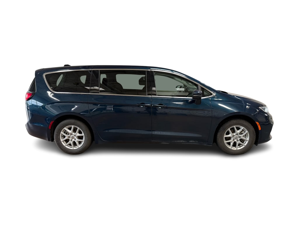 Thumbnail: 2023 Chrysler Pacifica - 14