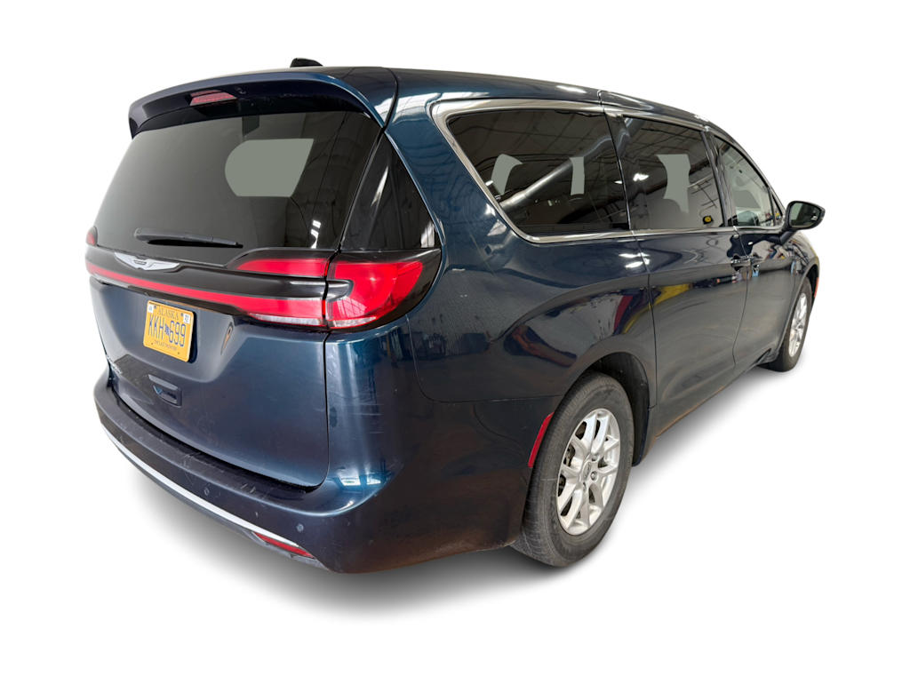 Thumbnail: 2023 Chrysler Pacifica - 15