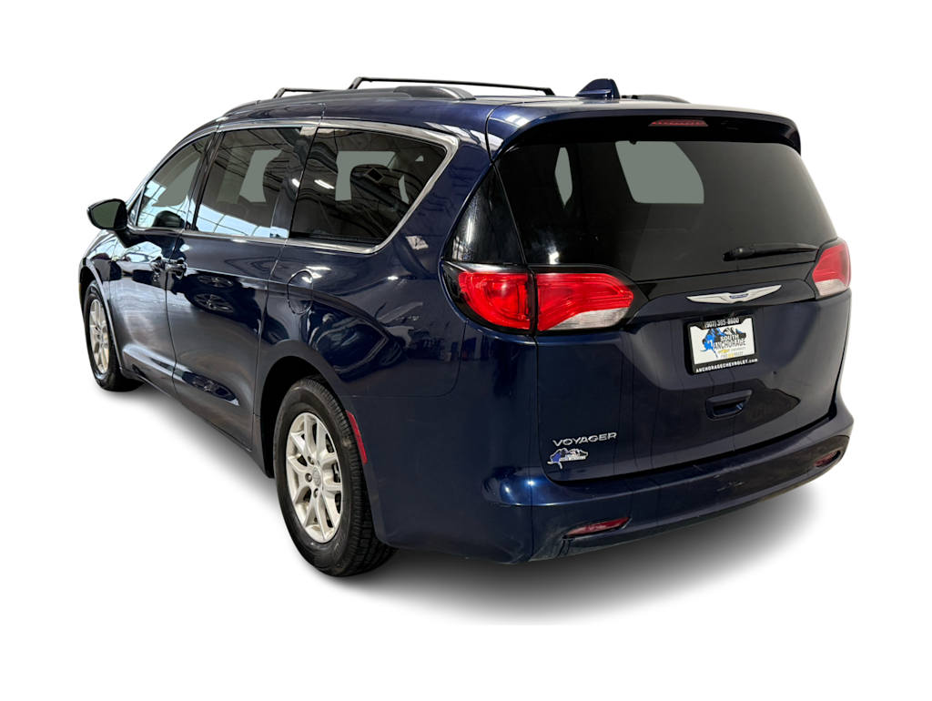 Thumbnail: 2020 Chrysler Voyager - 4