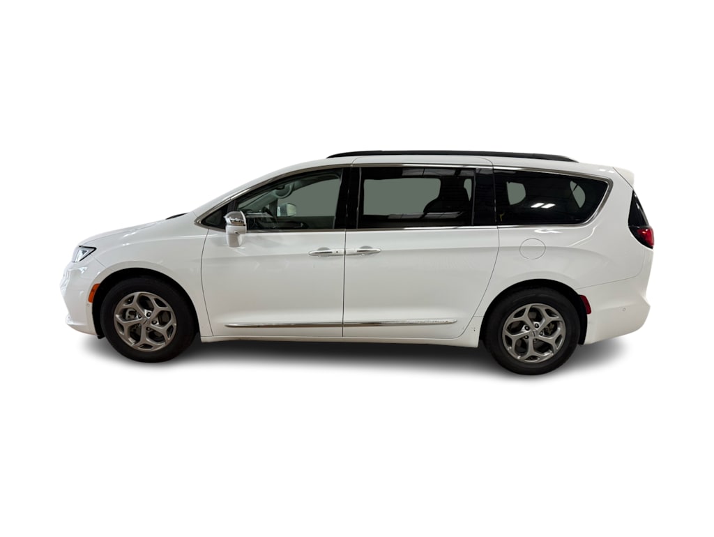Thumbnail: 2022 Chrysler Pacifica - 3
