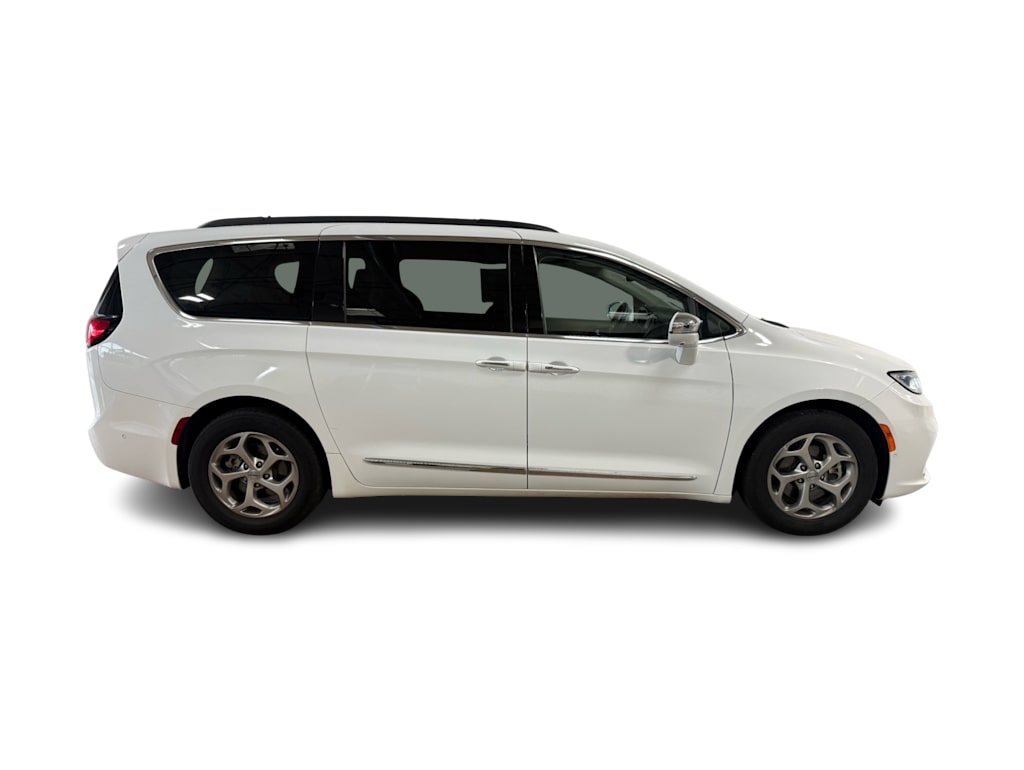 Thumbnail: 2022 Chrysler Pacifica - 14
