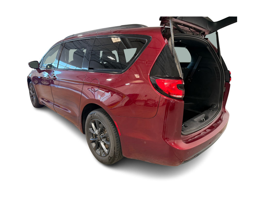 Thumbnail: 2021 Chrysler Pacifica - 11