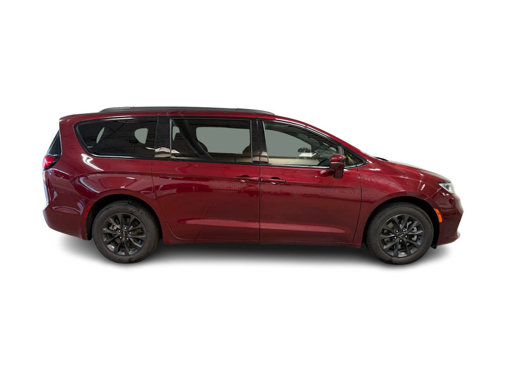 Thumbnail: 2021 Chrysler Pacifica - 13