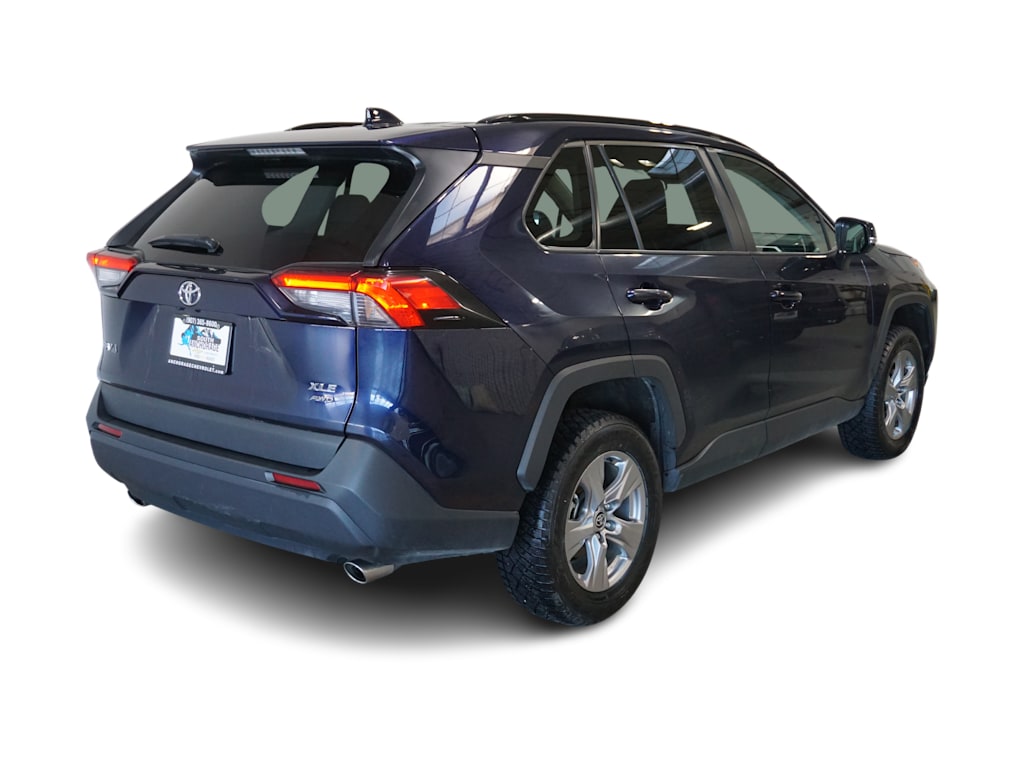 2023 Toyota RAV4 XLE 16