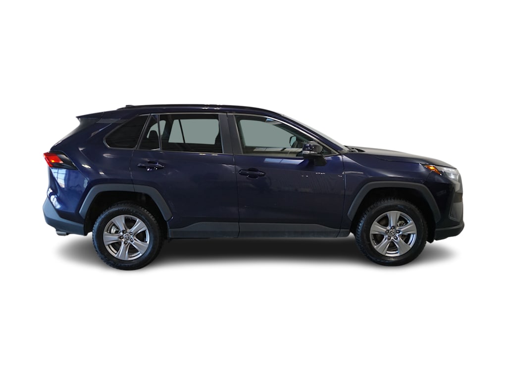 2023 Toyota RAV4 XLE 17