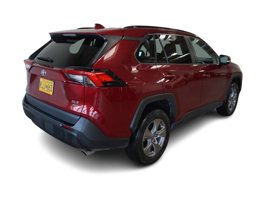 2022 Toyota RAV4 XLE 16