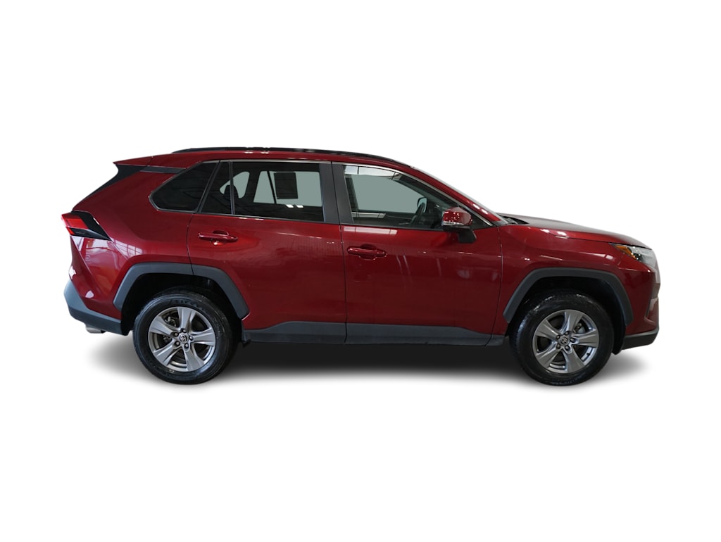 2022 Toyota RAV4 XLE 17