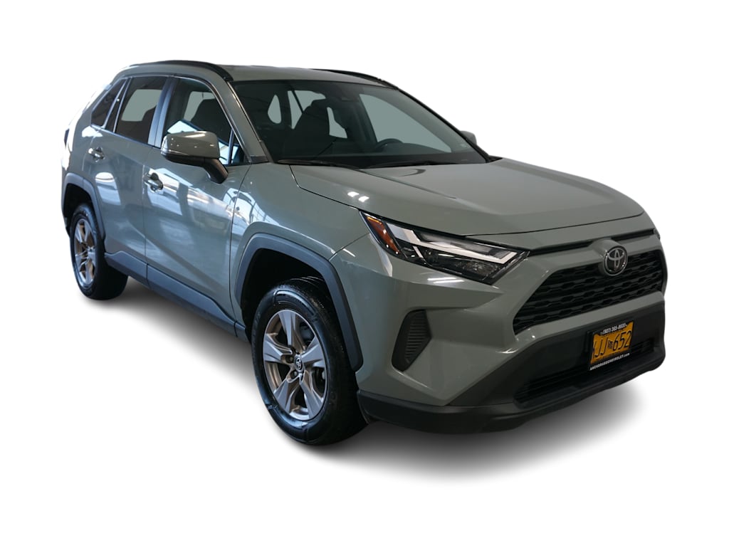 2022 Toyota RAV4 XLE 19