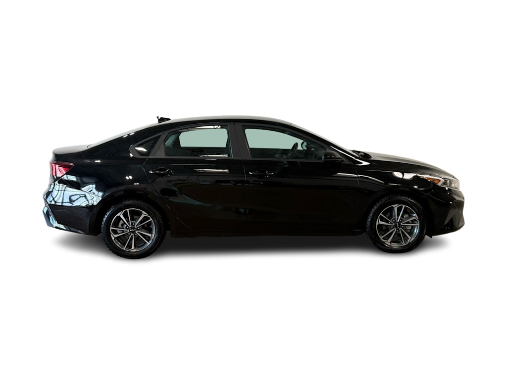 Thumbnail: 2024 Kia Forte - 13