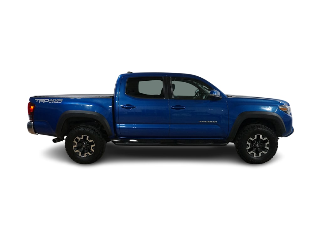 Thumbnail: 2016 Toyota Tacoma - 14