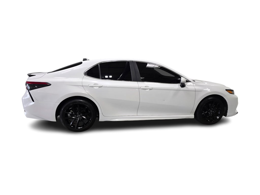 Thumbnail: 2018 Toyota Camry - 16