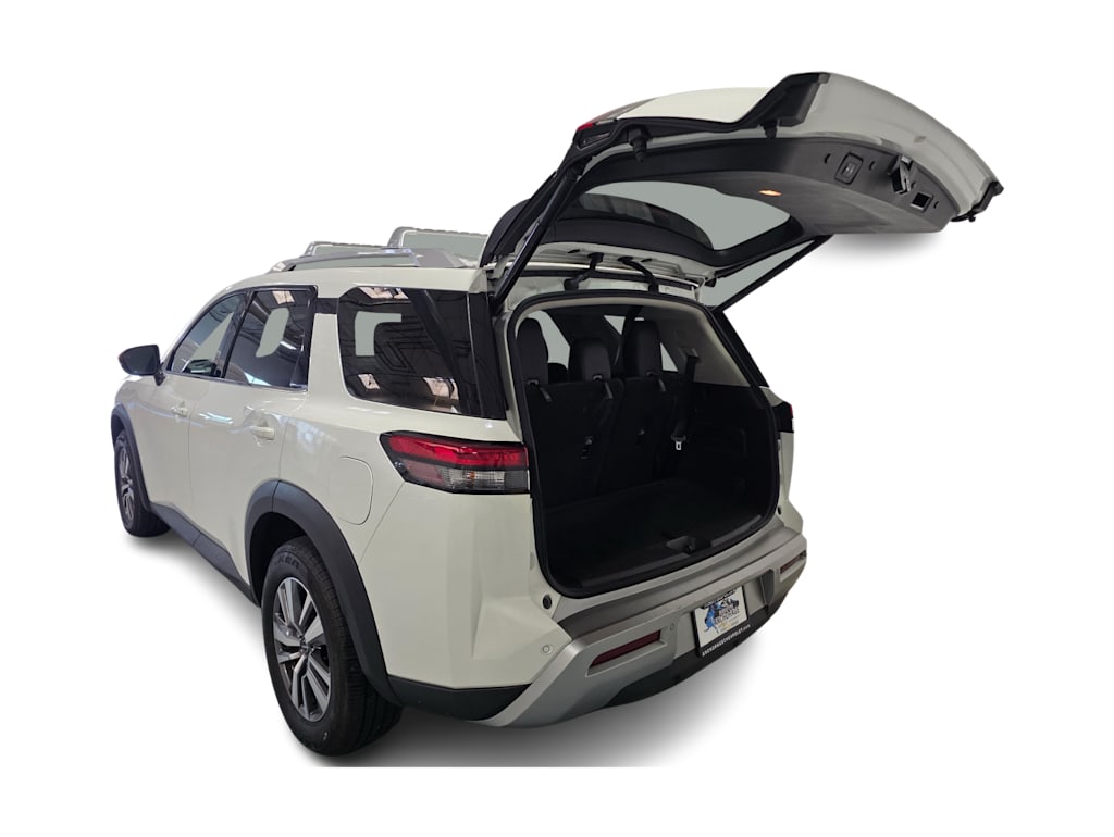 Thumbnail: 2023 Nissan Pathfinder - 13