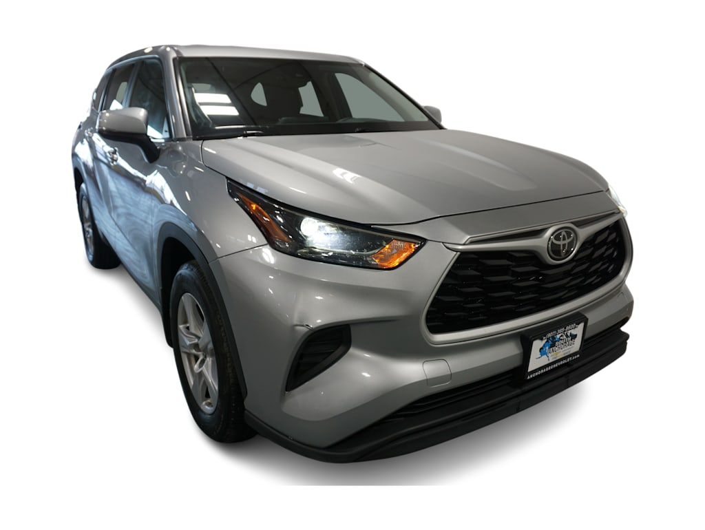 2023 Toyota Highlander LE 17