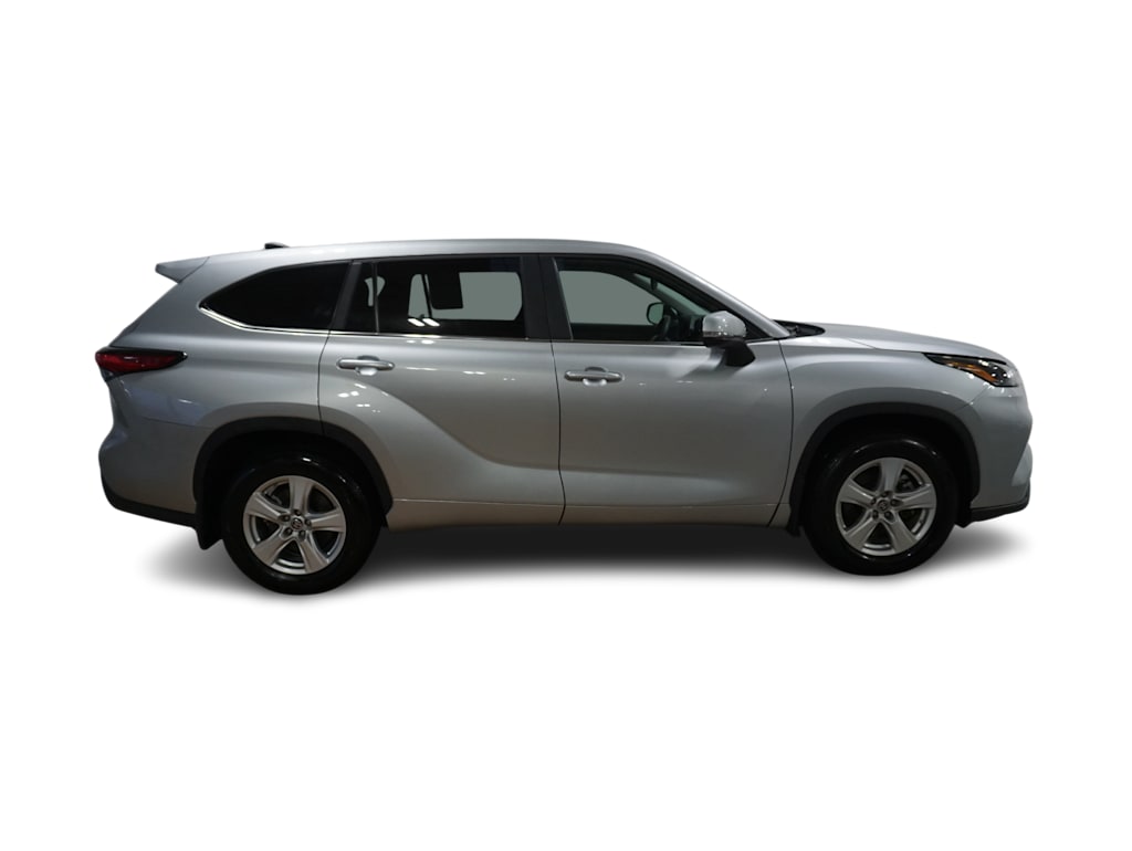 2023 Toyota Highlander XLE 17