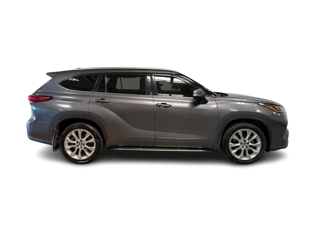 Thumbnail: 2023 Toyota Highlander - 15