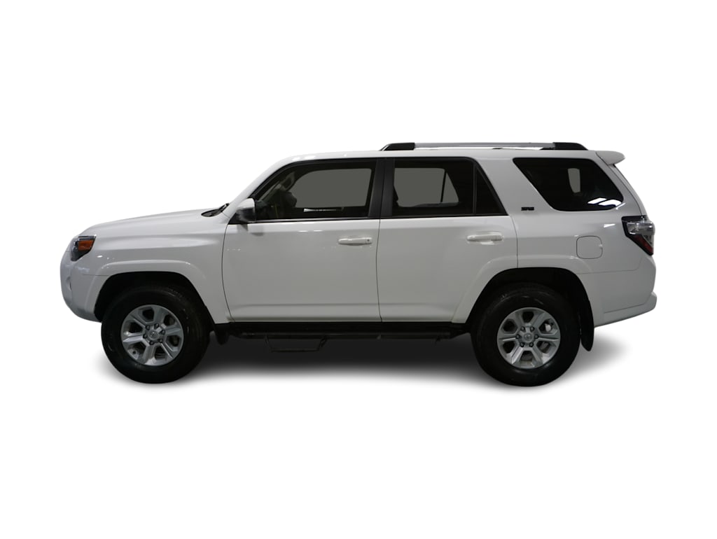 2022 Toyota 4Runner SR5 3