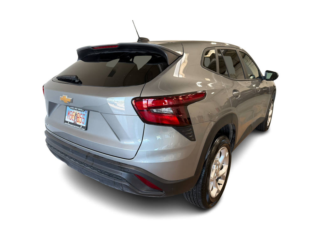 Thumbnail: 2024 Chevrolet Trax - 15