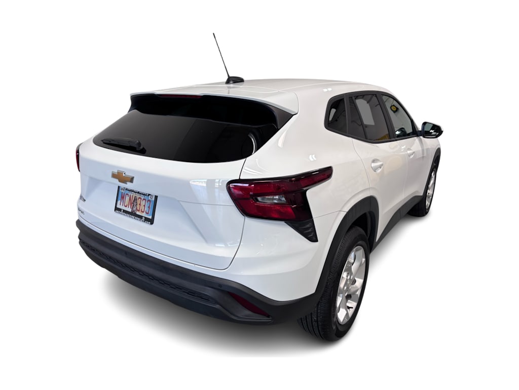 Thumbnail: 2026 Chevrolet Trax - 16