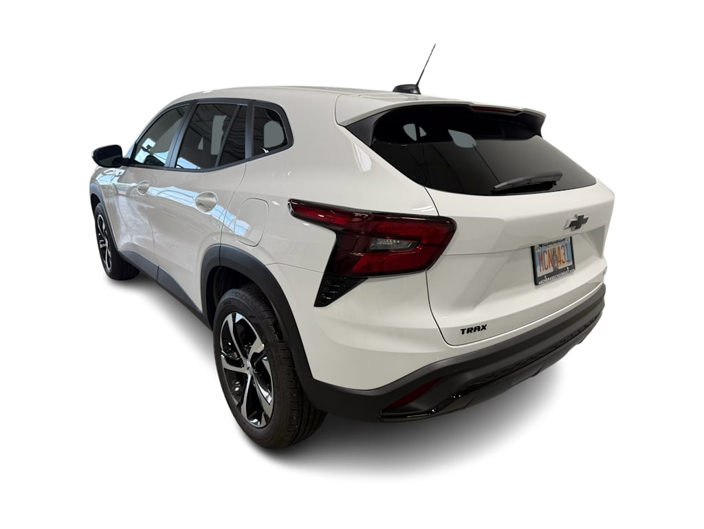 Thumbnail: 2026 Chevrolet Trax - 4