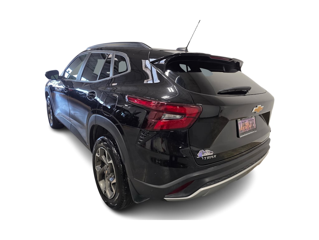 Thumbnail: 2025 Chevrolet Trax - 4