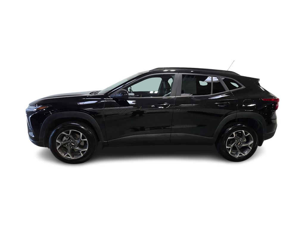 Thumbnail: 2025 Chevrolet Trax - 3