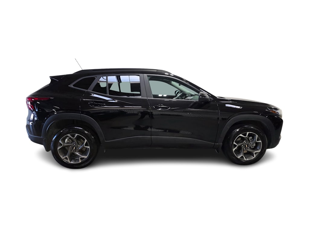 Thumbnail: 2025 Chevrolet Trax - 15