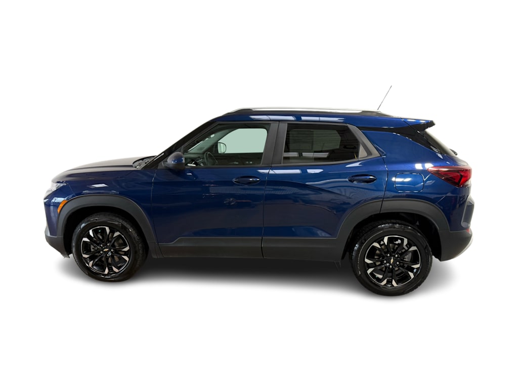 Thumbnail: 2023 Chevrolet TrailBlazer - 3