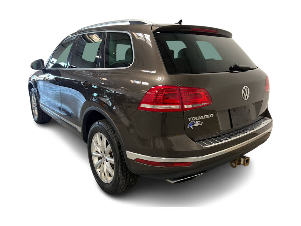 Thumbnail: 2017 Volkswagen Touareg - 4
