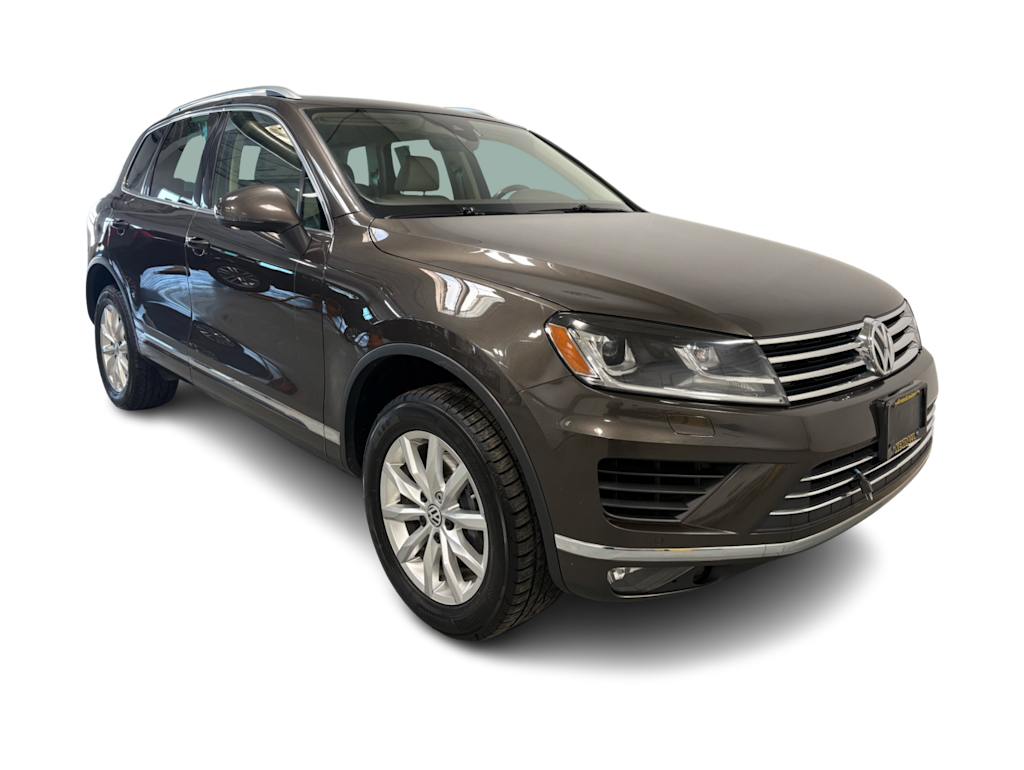 Thumbnail: 2017 Volkswagen Touareg - 15