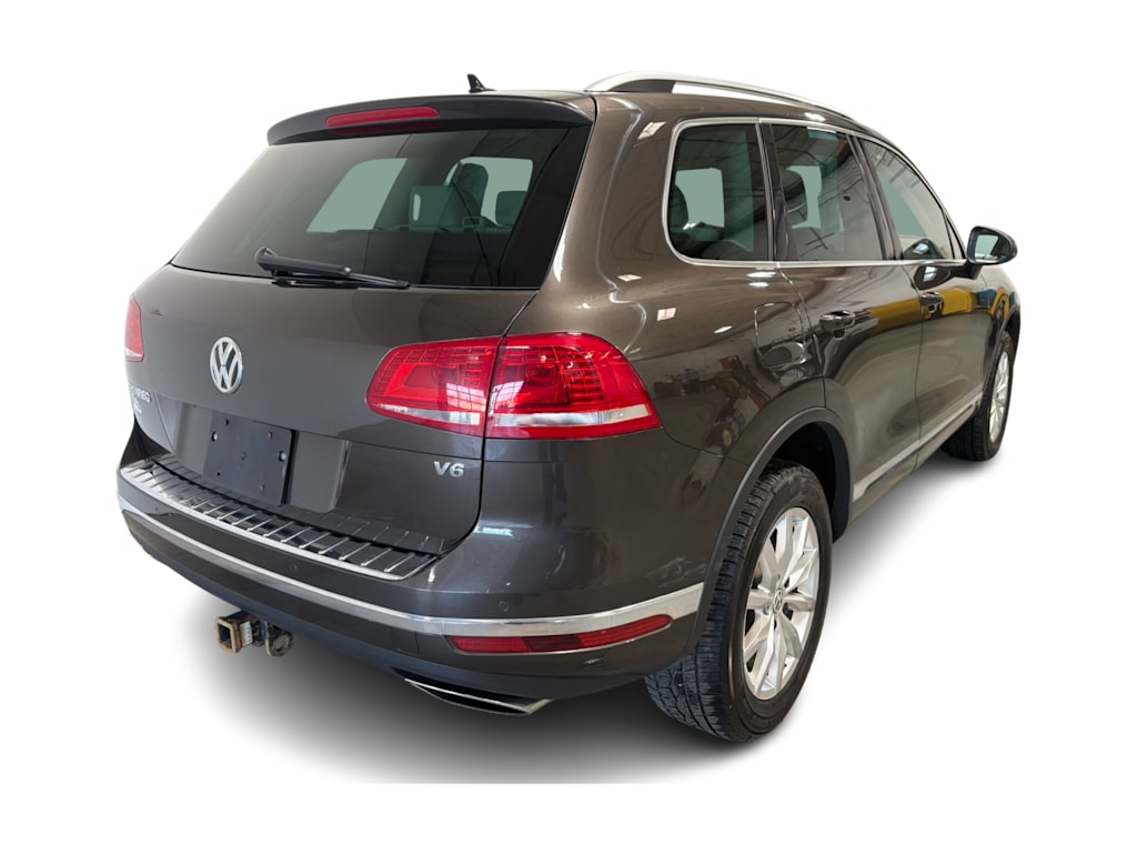 Thumbnail: 2017 Volkswagen Touareg - 17