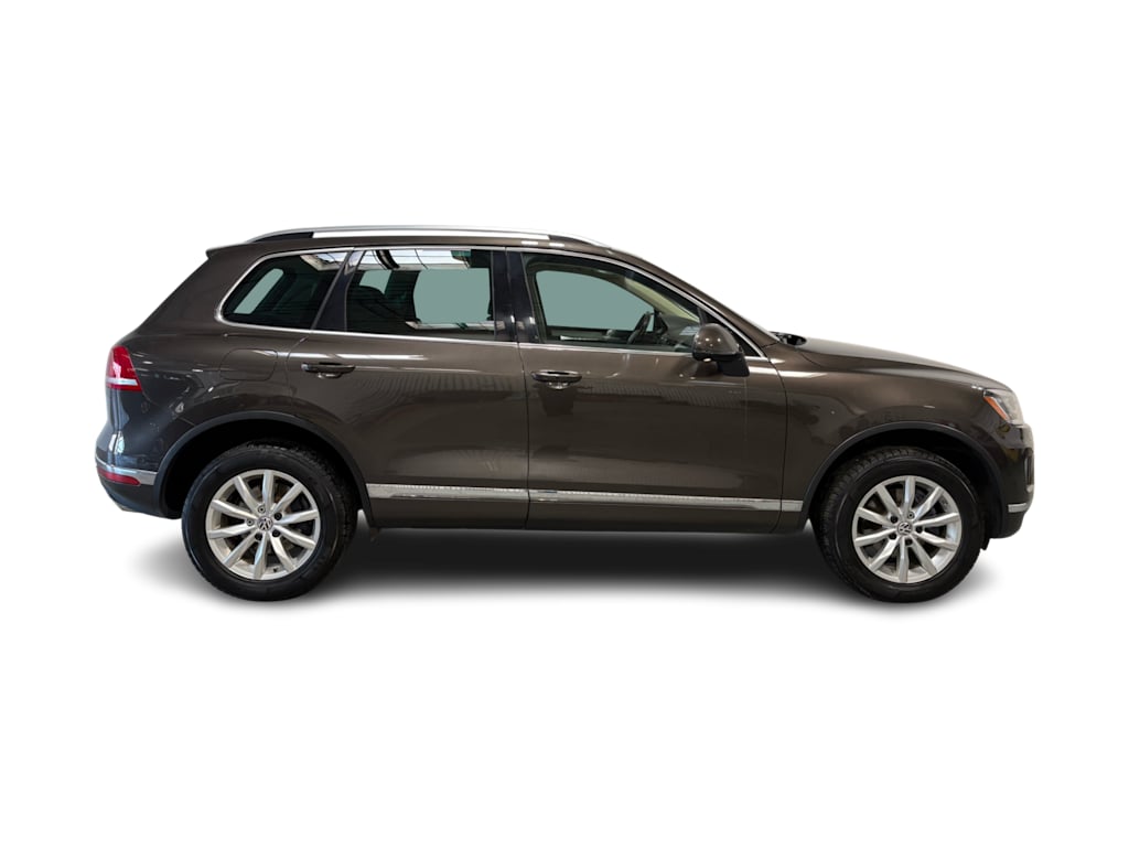 Thumbnail: 2017 Volkswagen Touareg - 16