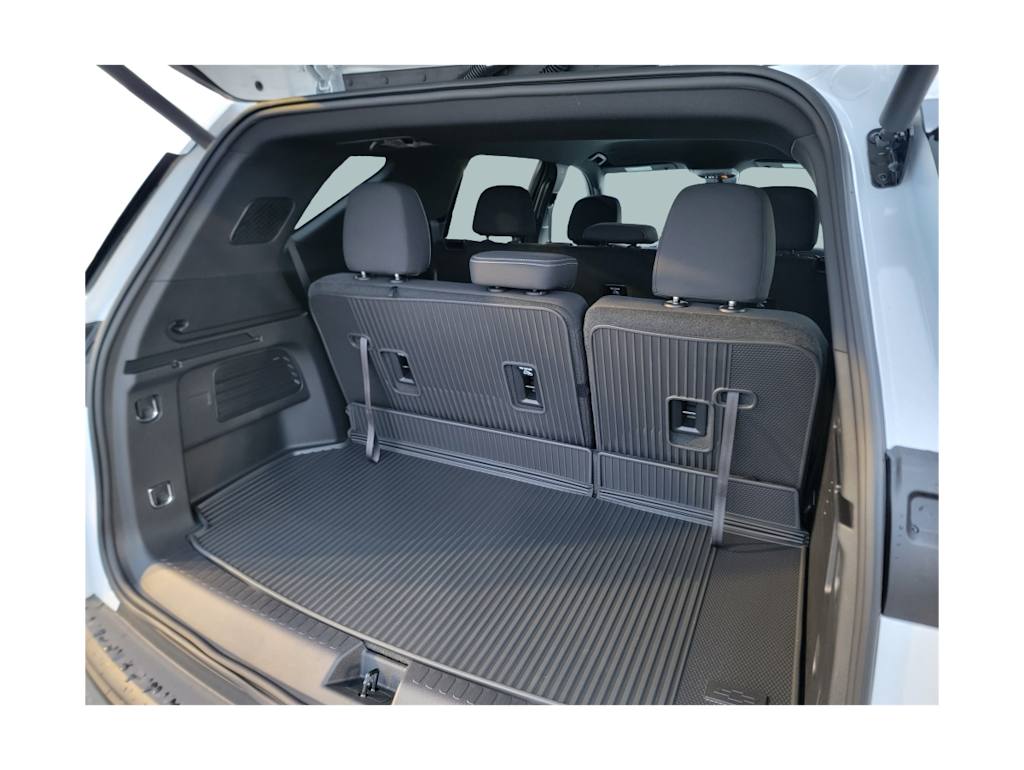 Thumbnail: 2026 Chevrolet Traverse - 16