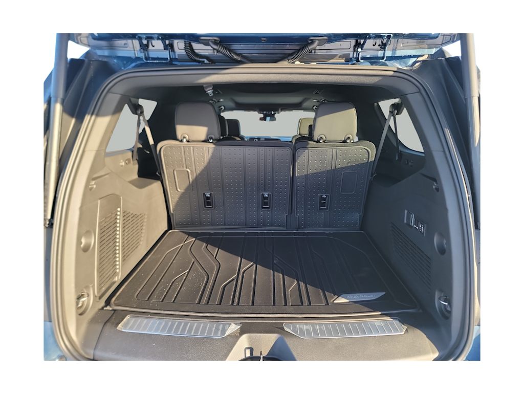 Thumbnail: 2026 Chevrolet Suburban - 14