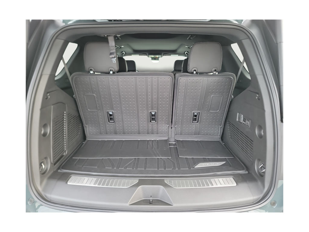 Thumbnail: 2026 Chevrolet Tahoe - 15