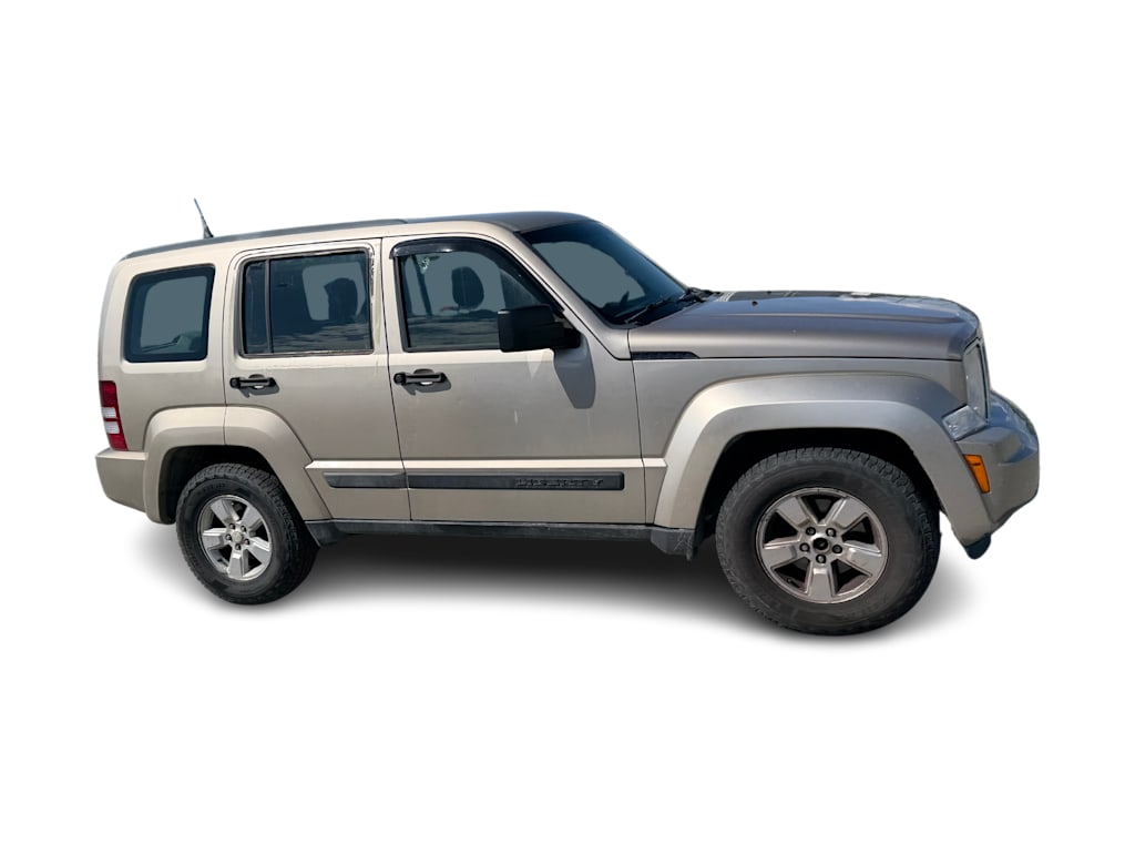Thumbnail: 2011 Jeep Liberty - 11