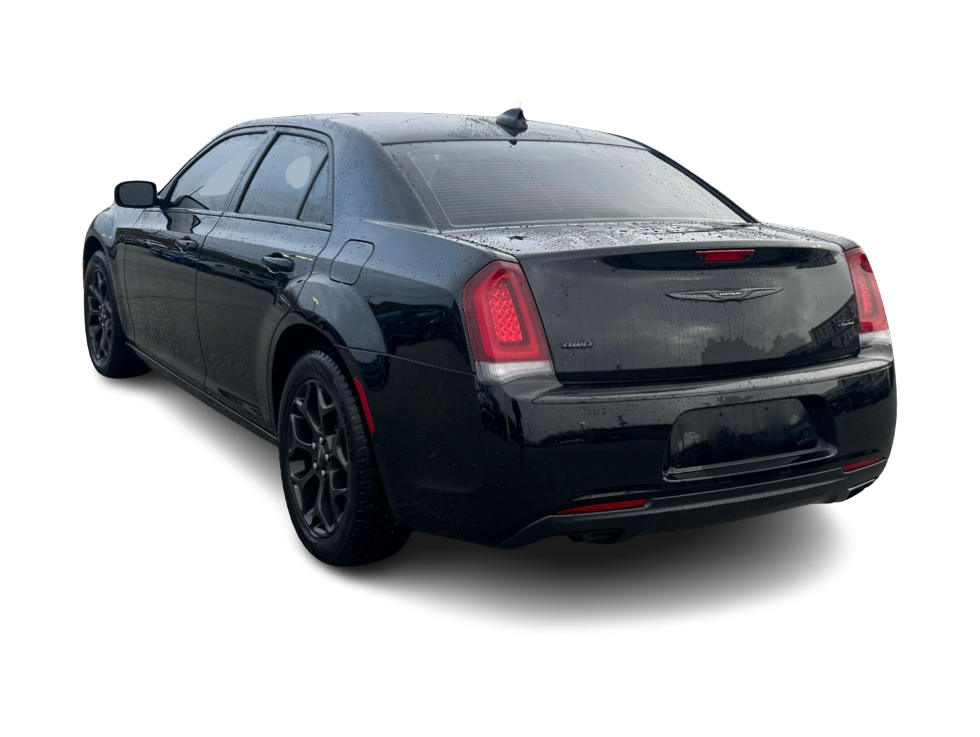 Thumbnail: 2022 Chrysler 300 - 3