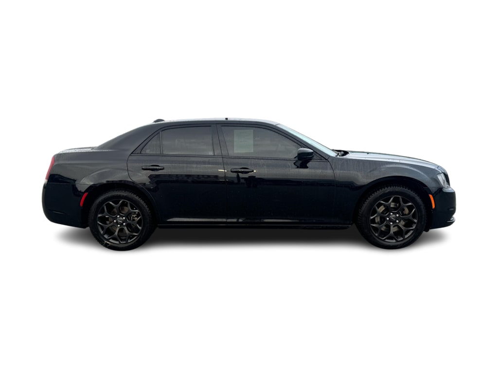 Thumbnail: 2022 Chrysler 300 - 8