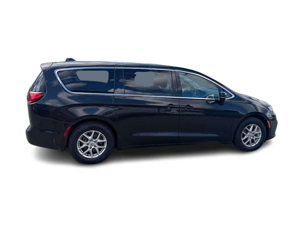 Thumbnail: 2024 Chrysler Pacifica - 9