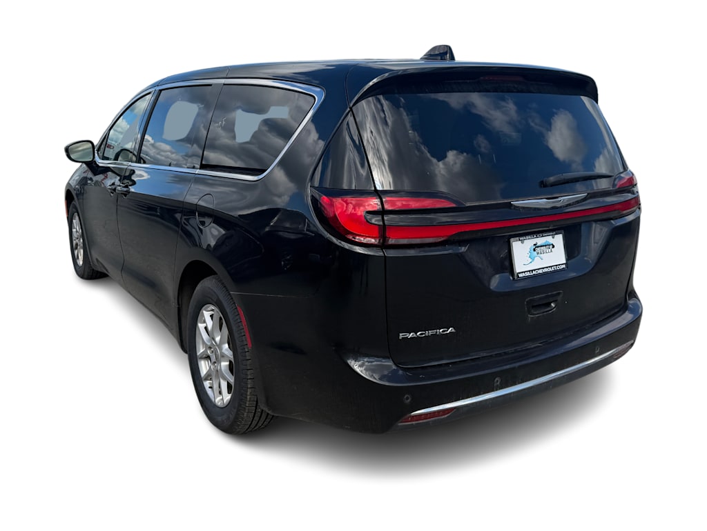 Thumbnail: 2024 Chrysler Pacifica - 3