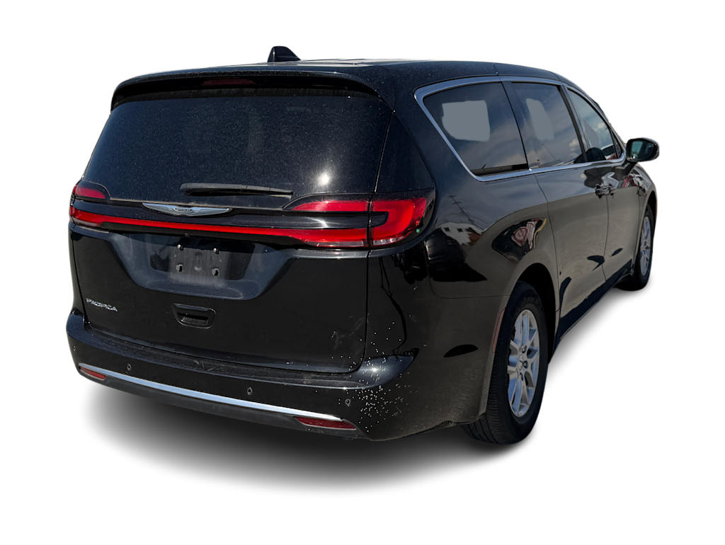 Thumbnail: 2023 Chrysler Pacifica - 11