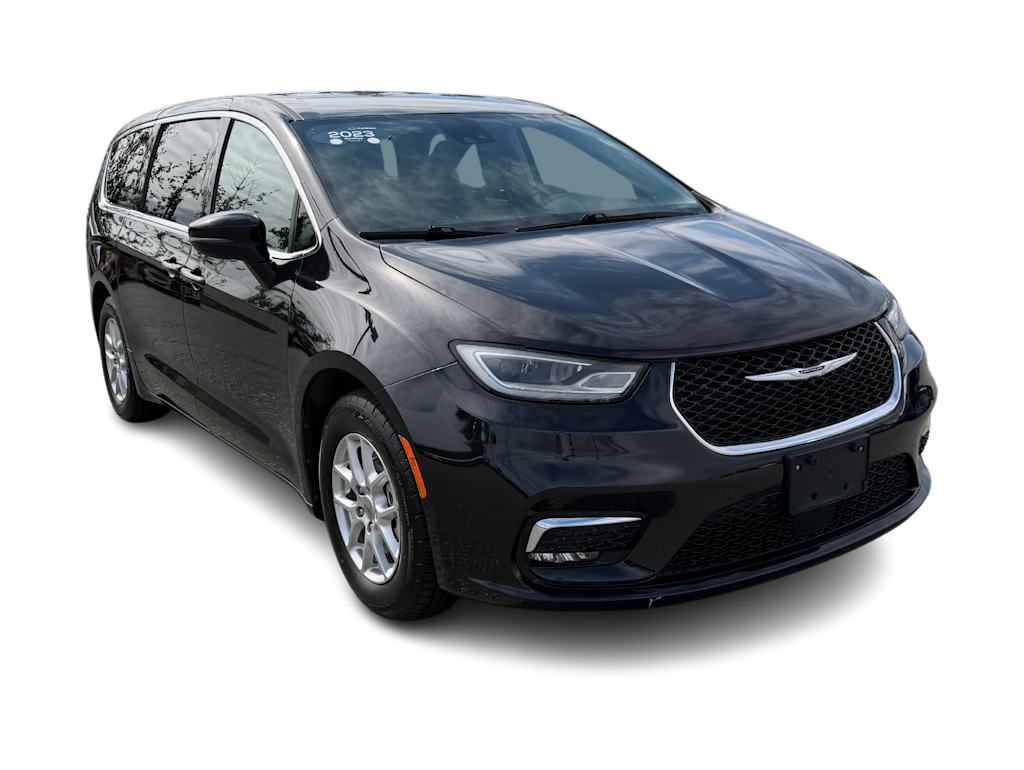 Thumbnail: 2023 Chrysler Pacifica - 17