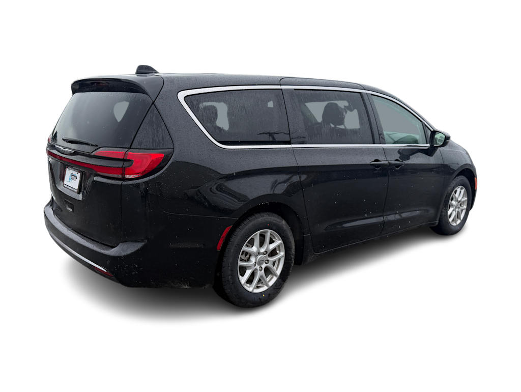 Thumbnail: 2023 Chrysler Pacifica - 11