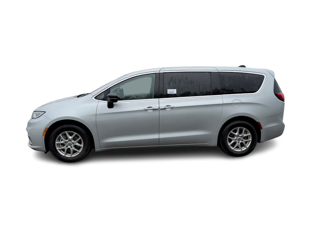 Thumbnail: 2024 Chrysler Pacifica - 2
