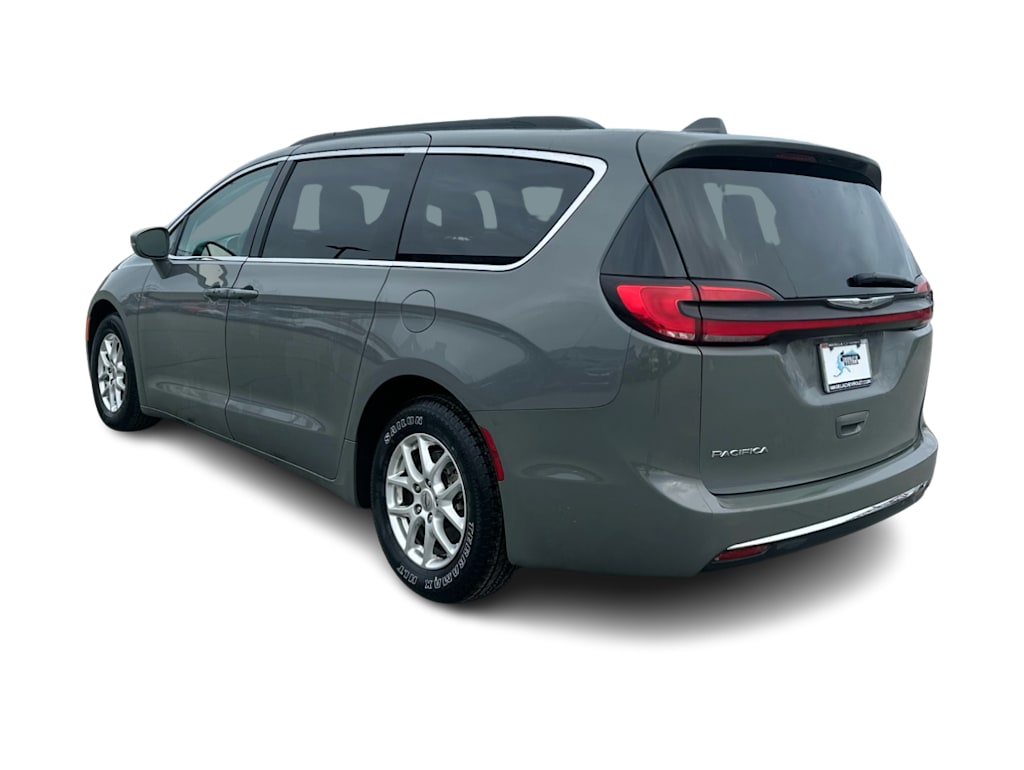 2022 Chrysler Pacifica Touring L 3