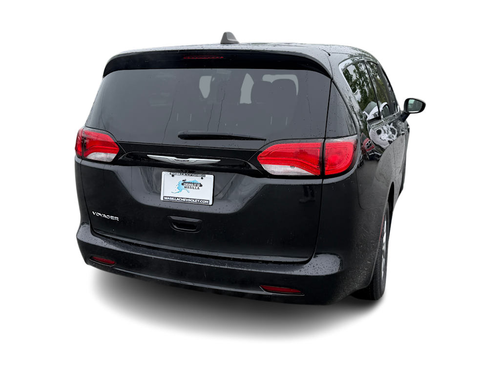 Thumbnail: 2023 Chrysler Voyager - 5