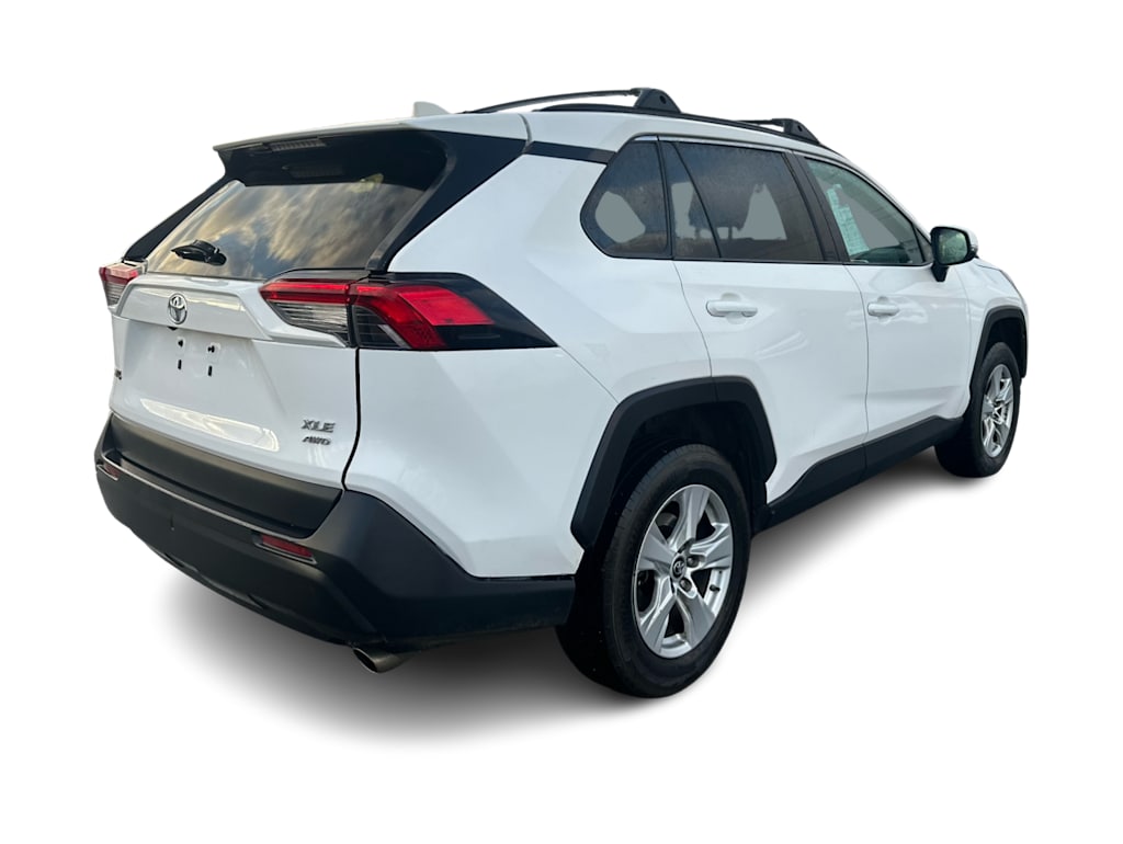 Thumbnail: 2019 Toyota RAV4 - 8
