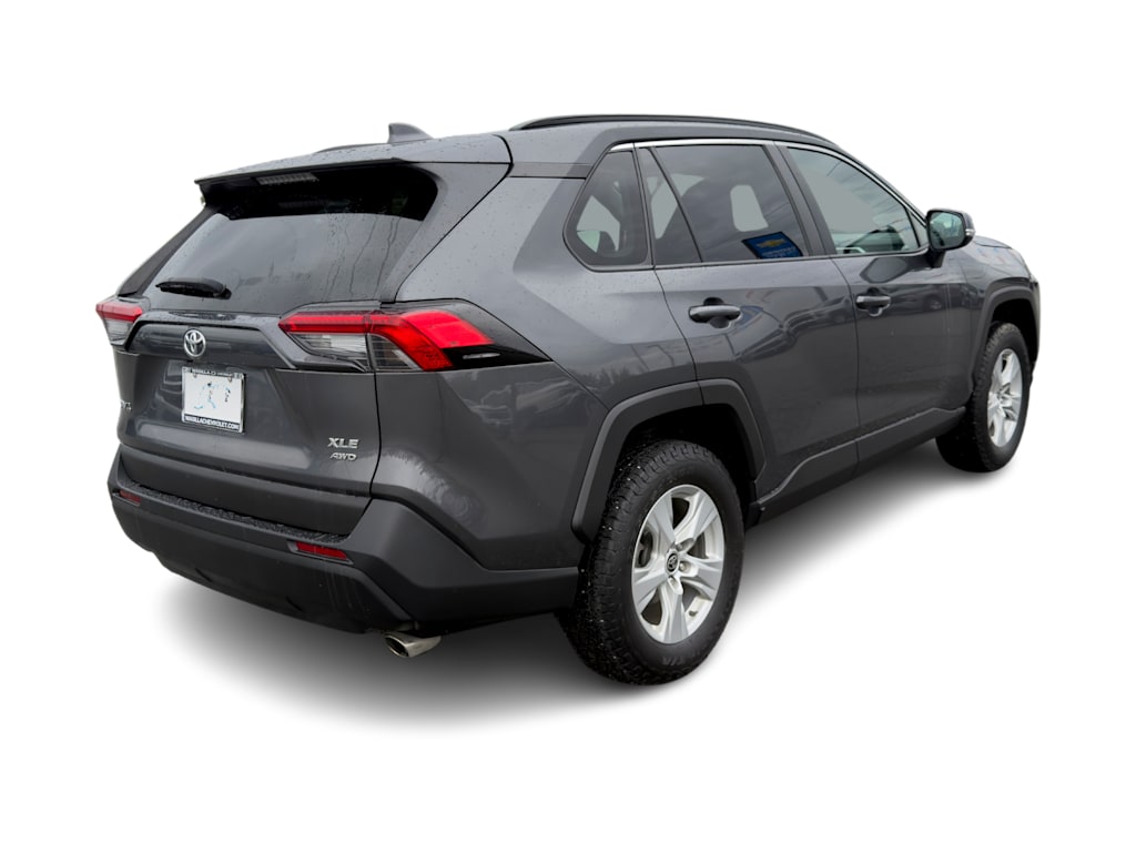 Thumbnail: 2021 Toyota RAV4 - 18